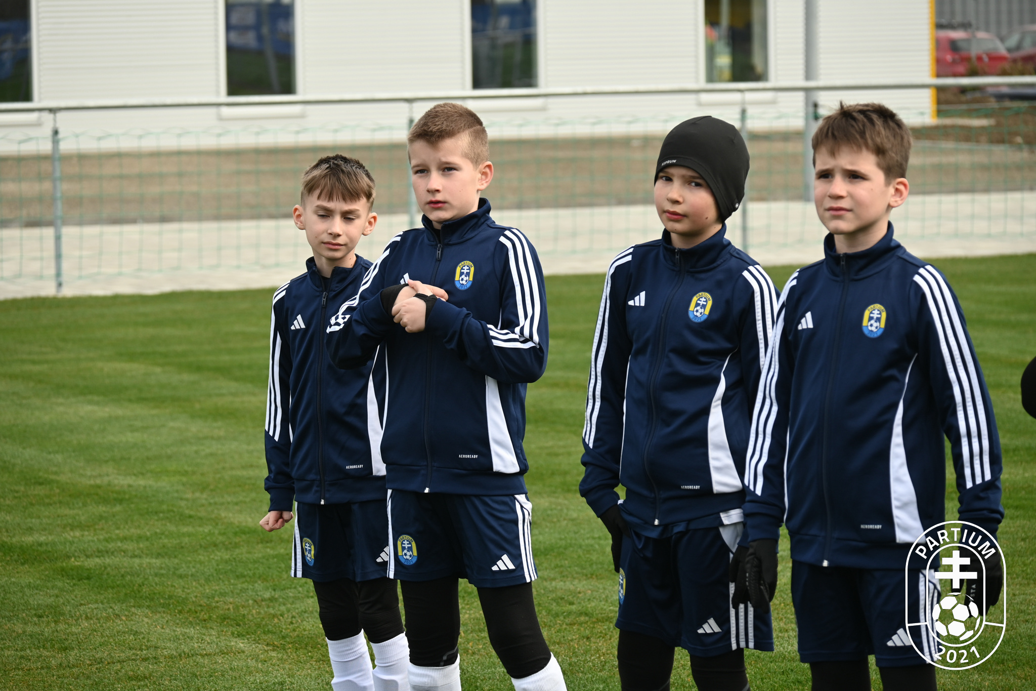 Felavattuk természetes füves pályánkat! 